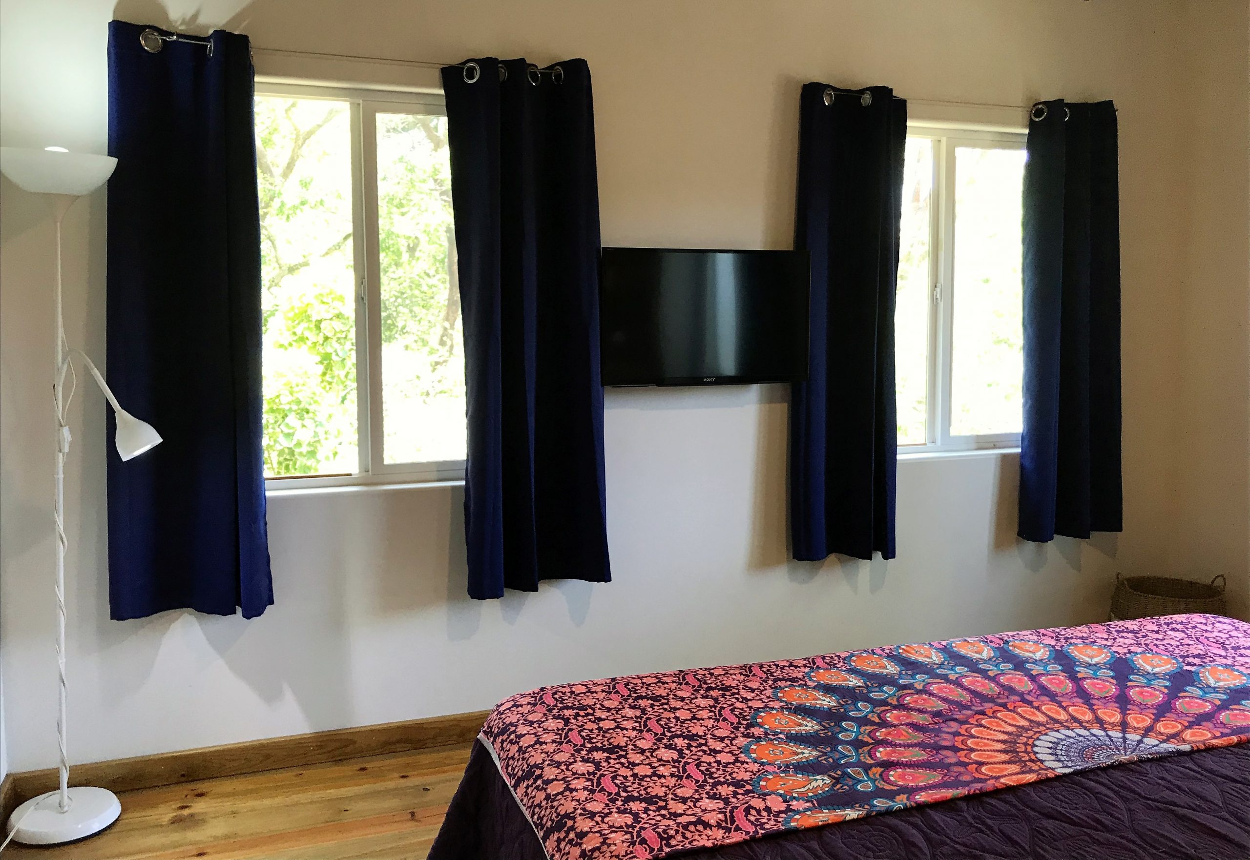 Mama-Dancer-guest-bedroom-3-scaled