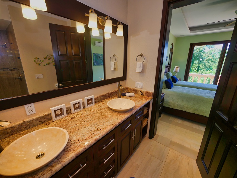 Twin-Bedroom-Guest-Bathroom