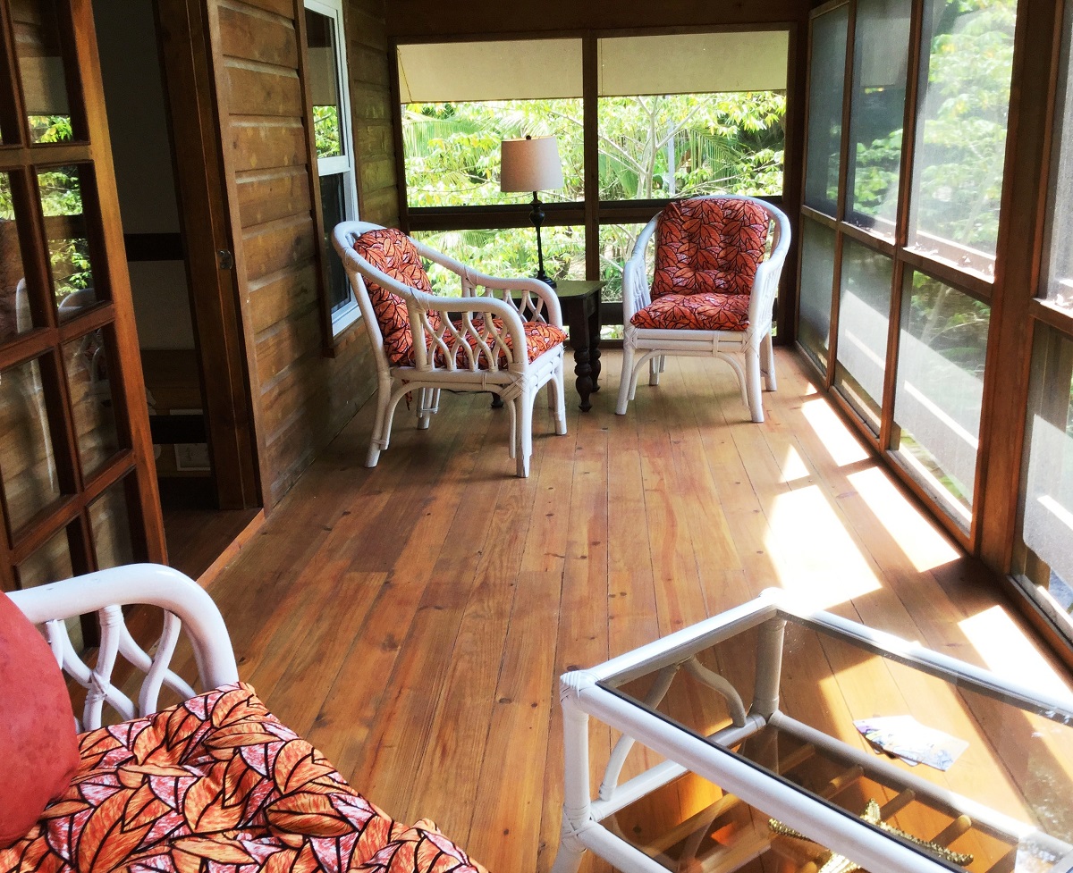 upstairs-screened-porch-II