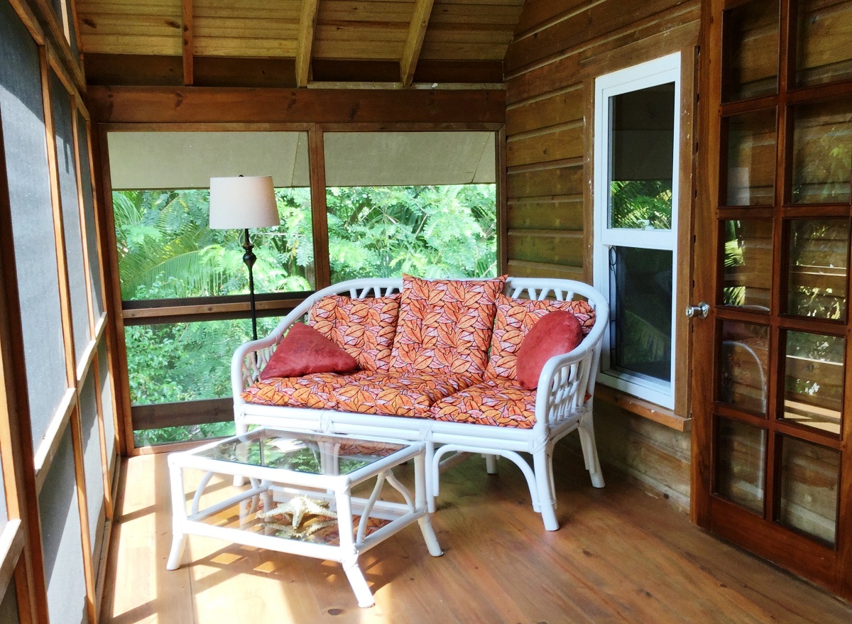 upstairs-screened-porch